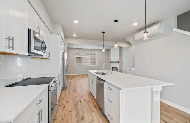 New Construction 3 Bedroom Lynwood Townhome - 15423 Admiralty Way, North Lynnwood, WA 98087