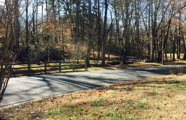 3934 Bristol Dr - 3934 Bristol Drive, Charlotte, NC 28208