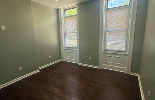 1714 W GIRARD Avenue Gallery 4