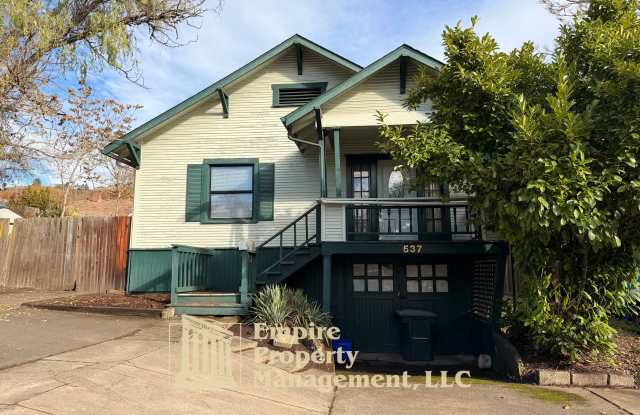 537 Northeast Winchester Street - 537 Northeast Winchester Street, Roseburg, OR 97470