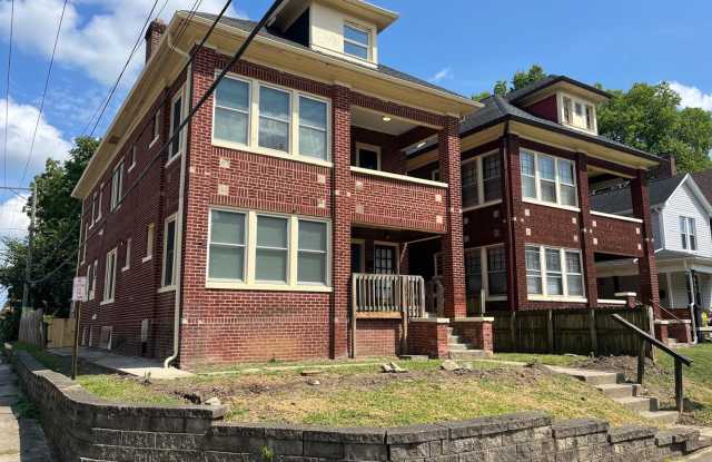 978 Linwood Ave photos photos