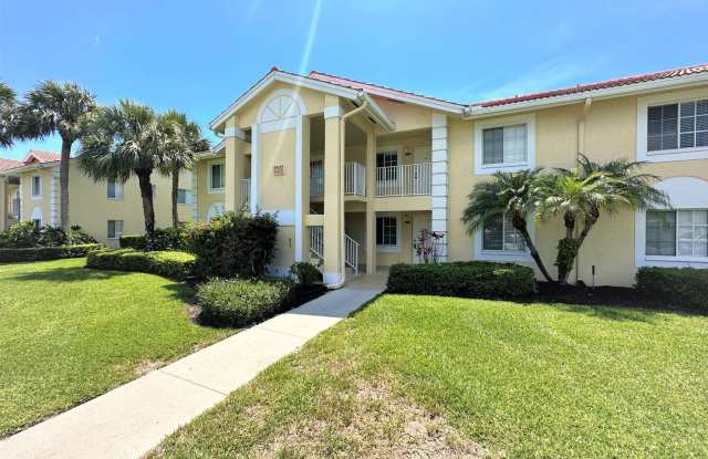 ** VILLAGES AT EMERALD LAKES ** 2 BED / 2 BATH CONDO - FIRST FLOOR - GREAT LOCATION! - ANNUAL RENTAL photos photos