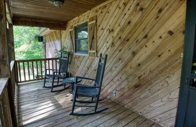 Monthly Waterfront Cabin with Slip Gallery 3