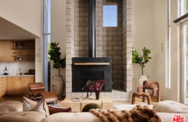 2801 Sanborn Avenue Gallery 3