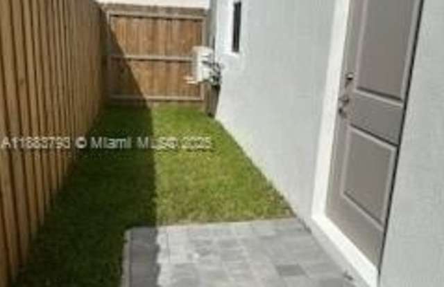 834 SE 26th Rd photos photos