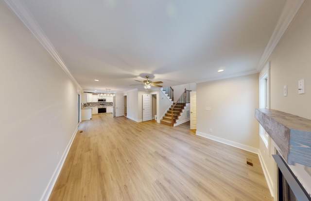 Fantastic Home with Fireplace Open Kitchen with Granite Countertops and Glassdoor Shower Gallery 3