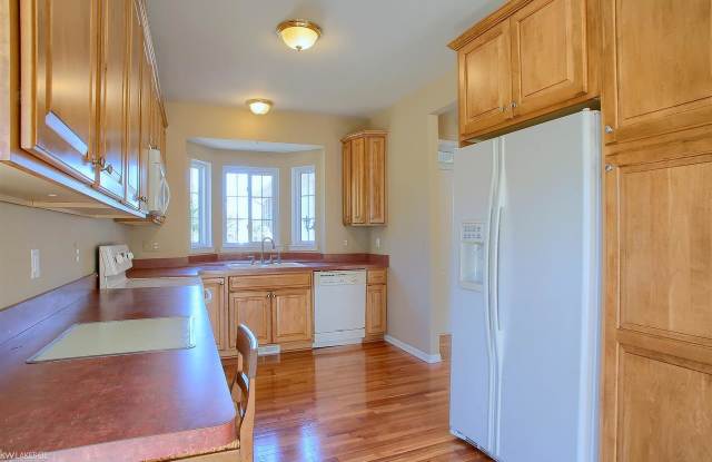 17354 Suffield Gallery 4