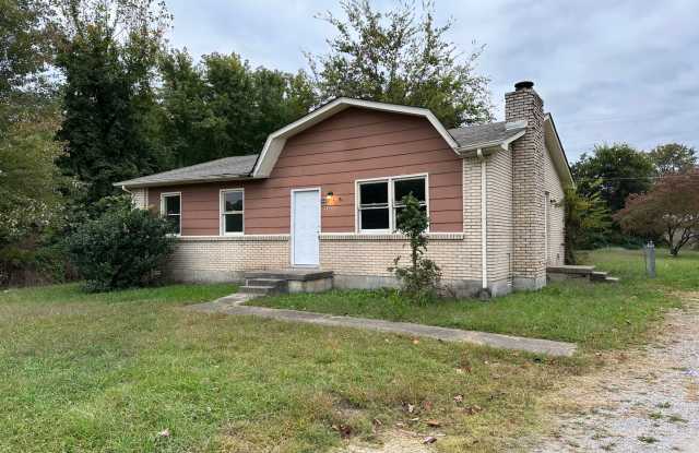 Pet friend home for rent near Rural Kin  Dover Crossing! - 932 Lafayette Road, Clarksville, TN 37042