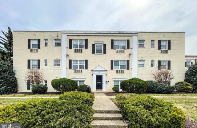 2301 FARRINGTON Avenue unit: 303 photos photos