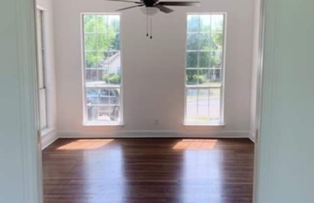 313 Oak Knoll Circle Gallery 4