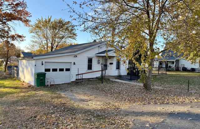 2 Bedroom in Bloomfield - 404 South Howard Street, Bloomfield, IA 52537
