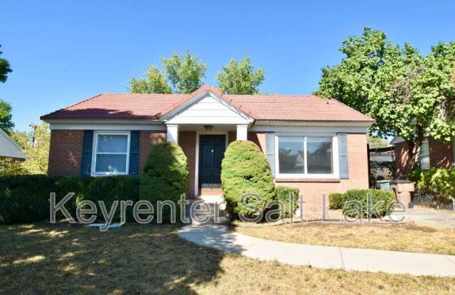 2261 E Hollywood Avenue photos photos