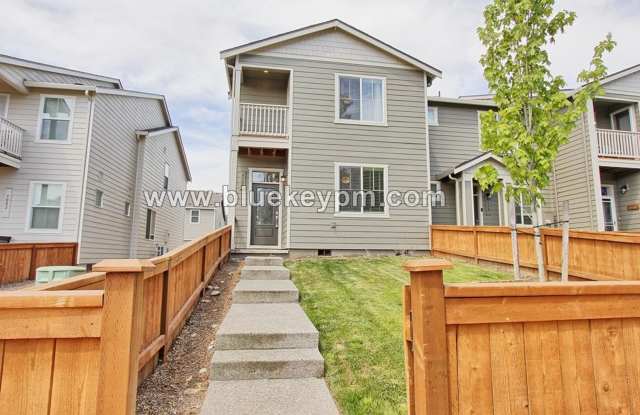 4 Bed, 3 Bath Home Just off Ward Road and 4th Plain Blvd photos photos