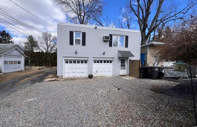 PARKLAND SCHOOLS-TWO BEDROOM Apartment w Washer and Dryer included - 2037 Custer Street, Lehigh County, PA 18104