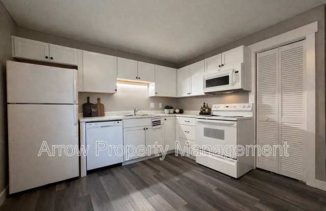 1027 A Street Gallery 3