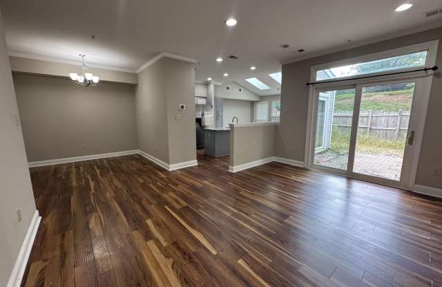 44194 SHADY GLEN Terrace Gallery 1