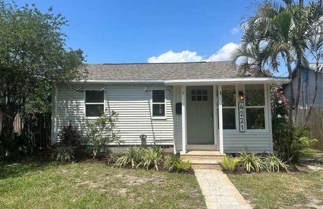 4221 BURLINGTON Avenue N photos photos
