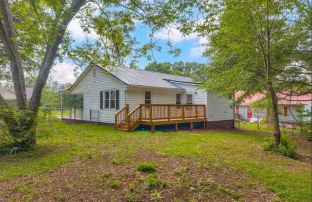 Franklin Co. – Lavonia, GA – 2 Bedroom, 2 Bathroom Single Family Home-www.pridgenenterprises.com Gallery 4