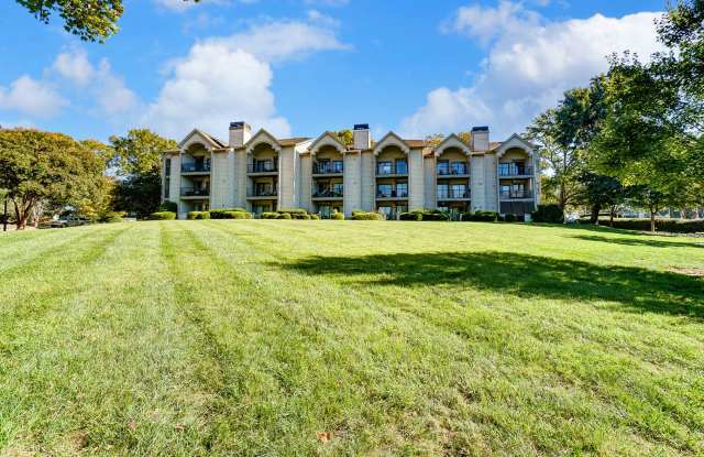 Move-in Ready 2 Bedroom Condo in Waterfront Community - 18817 Nautical Drive, Cornelius, NC 28031