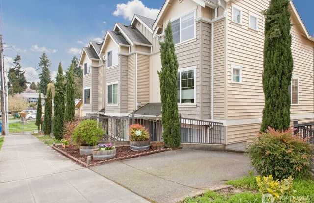 1027 NE 123rd St - 1027 Northeast 123rd Street, Seattle, WA 98125
