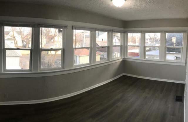 815 Dawson Street - 3 Gallery 2