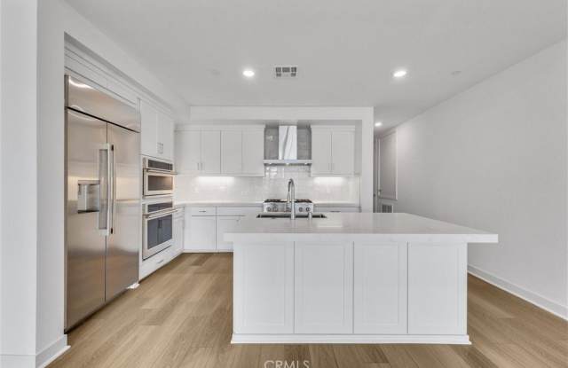 2209 Rivington photos photos