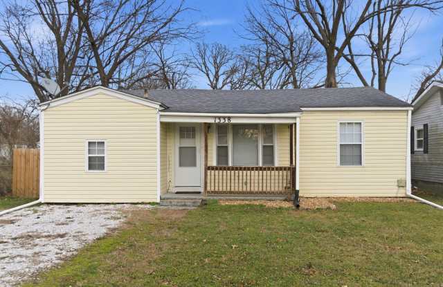 3 Bed | 1 Bath | FULLY Remodeled | FULLY Fenced Yard | Springfield MO | PETS WELCOME! photos photos