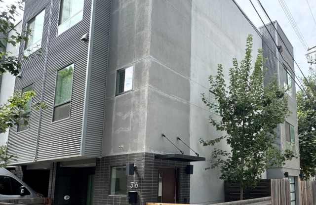 Luxury 3 Bed / 3 Bath Modern Home in Downtown Sacramento – Mansion Flats - 316 14th Street, Sacramento, CA 95814
