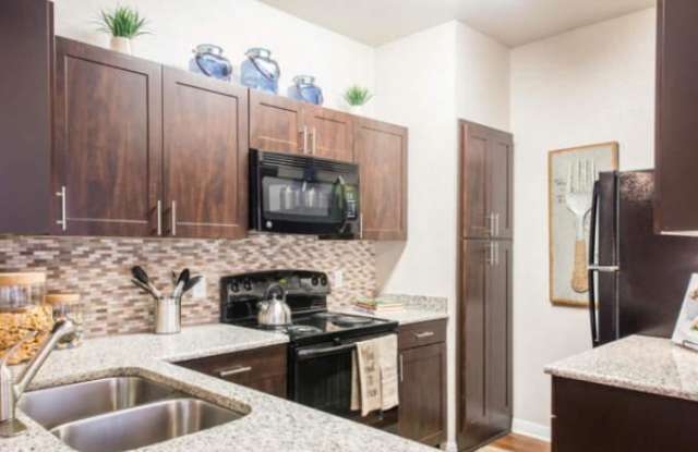 8257 N FM 620 Gallery 2