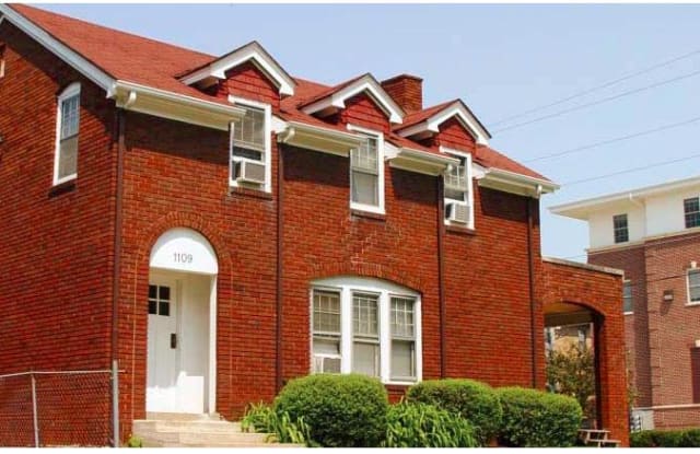 1109 Arbor - Unit 1 - 1109 Arbor St, Champaign, IL 61820