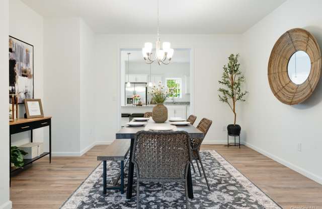 75 Hudson Circle Gallery 3