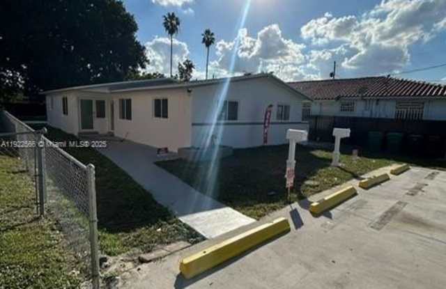 7154 SW 22nd St photos photos