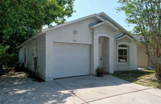Spacious 3 Bedroom 2 Bath home with 1 car garage available now in Altamonte Springs! $100 off first months rent Gallery 3