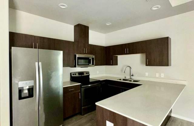 401 Downing Ave photos photos
