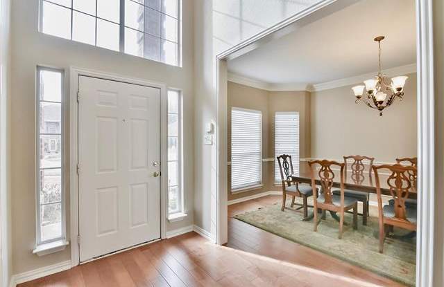 2415 Red Maple Court Gallery 2