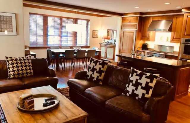 215 Raven Rd - 215 Raven Road, Ketchum, ID 83340