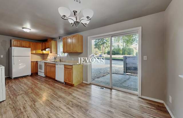 $500 Off First Month's Rent! Kent 3BR Home with Washer & Dryer – Ready Now Gallery 4