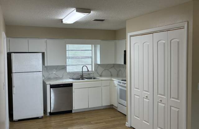 5101 S Clarice Ct Apt C Gallery 1