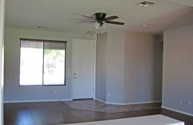 17539 W Cardinal Drive Gallery 3