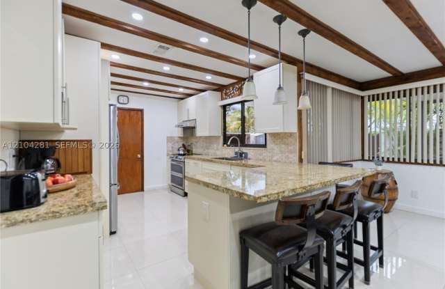 13948 Kendale Lakes Dr Gallery 2