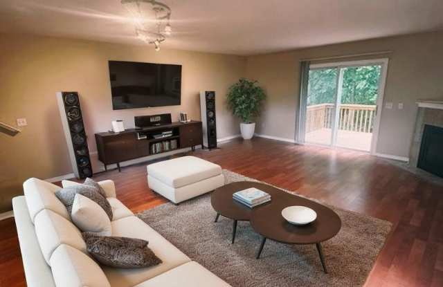 Updated 3 Bed 3.5 Bath Condo photos photos
