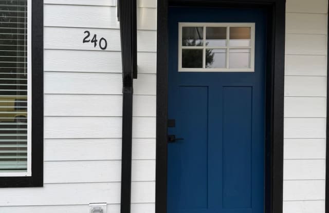 New 3-bedroom, 3 full bath townhouse in Thurston! - $250.00 MOVE-IN SPECIAL Gallery 4