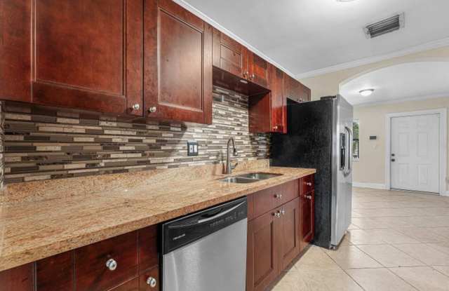 3080 NE 12TH Avenue, Pompano Beach, FL 33064 - 6332 Gallery 4