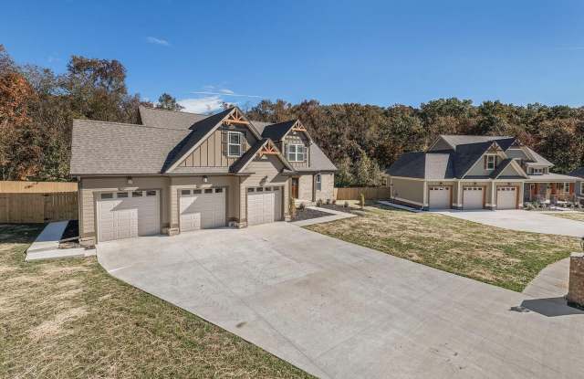 8052 Burgundy Circle Gallery 3