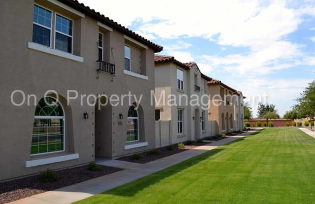893 South Utilis Drive - 893 S Utilis Dr, Gilbert, AZ 85296