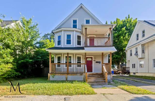 Single Family Home just minutes away from E. Longmeadow! photos photos Single Family Home just minutes away from E. Longmeadow! photos photos