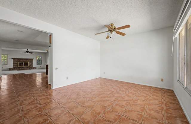 2822 E WILLOW Avenue Gallery 4