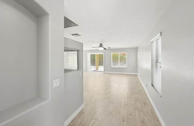 1037 East Desert Holly Drive Gallery 4