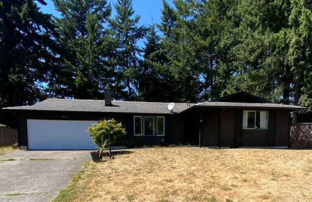 3 Bed Room 1.75 Bath , New Floor Covering , New Interior Paint Gallery 1