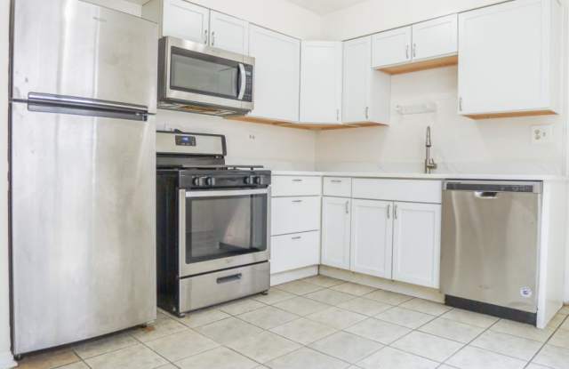 1654 W Pratt photos photos